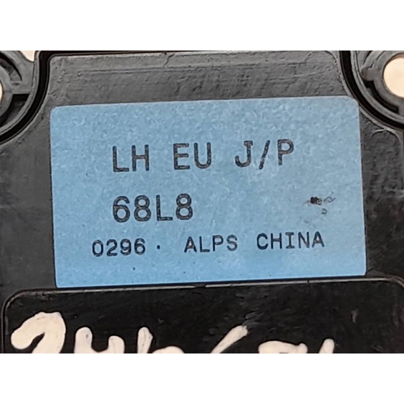 Recambio de mando elevalunas delantero izquierdo para suzuki swift azg (nz) glx referencia OEM IAM 68L8 - Blanco 2
