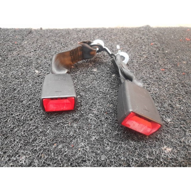 Recambio de enganche cinturon trasero izquierdo para citroën c3 attraction referencia OEM IAM   