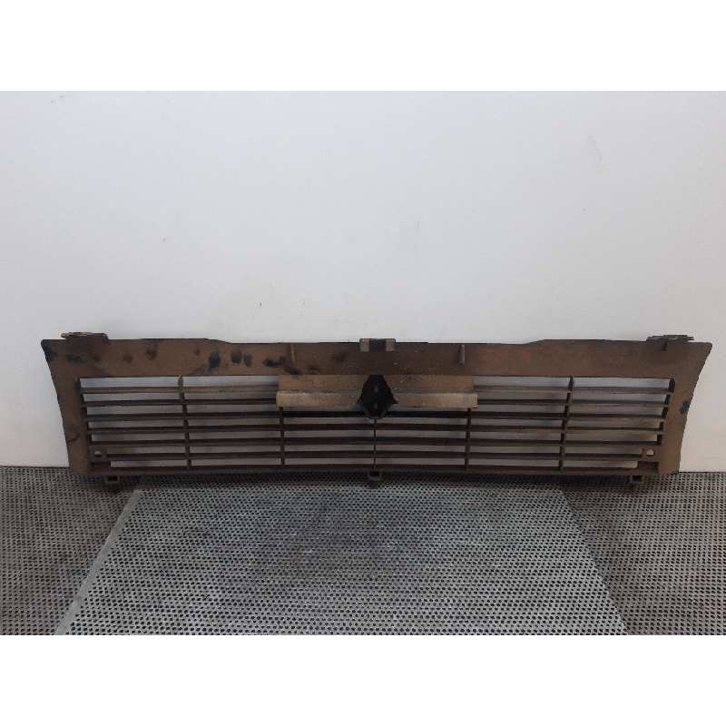 Recambio de rejilla delantera para renault 14 referencia OEM IAM  40237 2