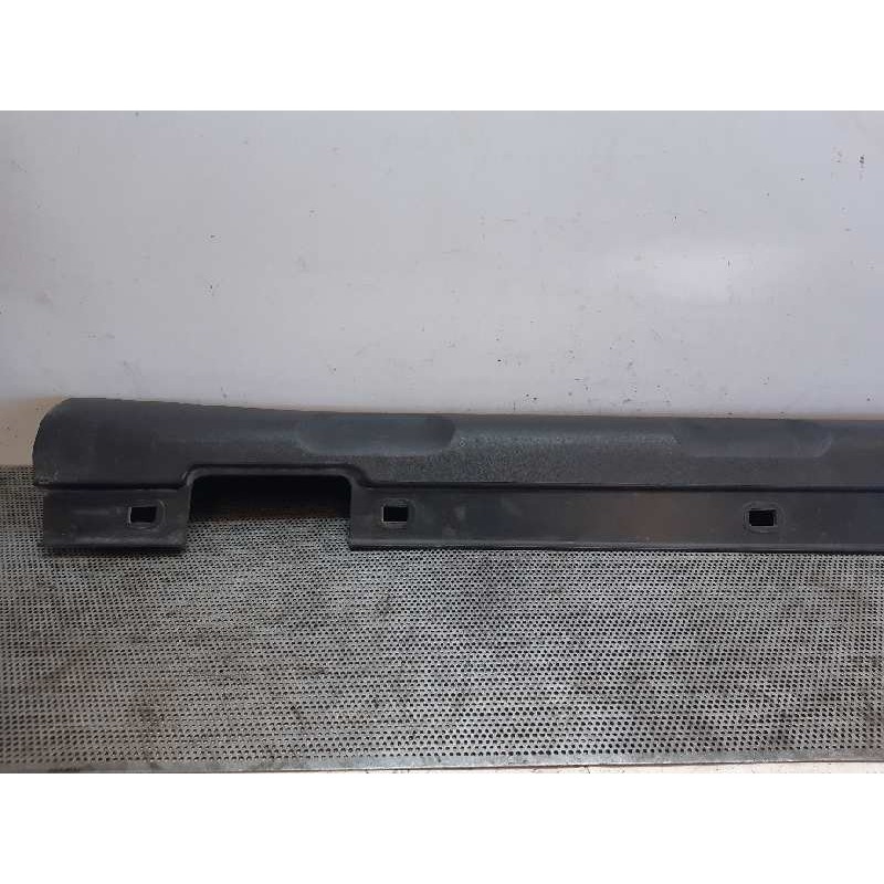 Recambio de faldon lateral para mercedes-benz clase gla (w156) gla 180 (156.942) referencia OEM IAM A1566901740  