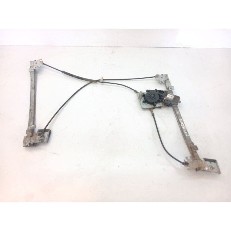 Recambio de elevalunas delantero izquierdo para volkswagen polo iii (6n1) 100 1.4 16v referencia OEM IAM D239805454  