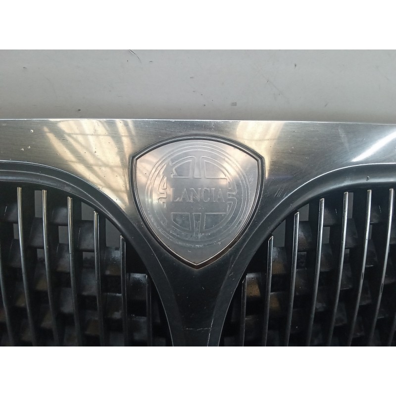 Recambio de rejilla delantera para lancia lybra station wagon 1.9 jtd lx referencia OEM IAM 3