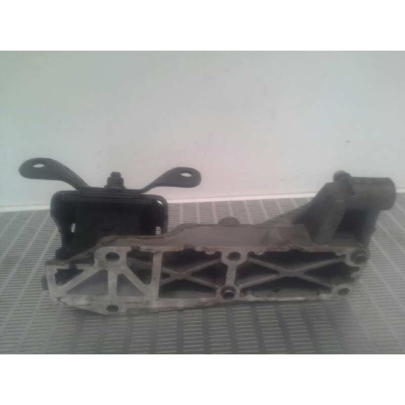 Recambio de soporte motor derecho para fuso/mitsubishi canter 3.0d referencia OEM IAM 504334771 - Blanco 2