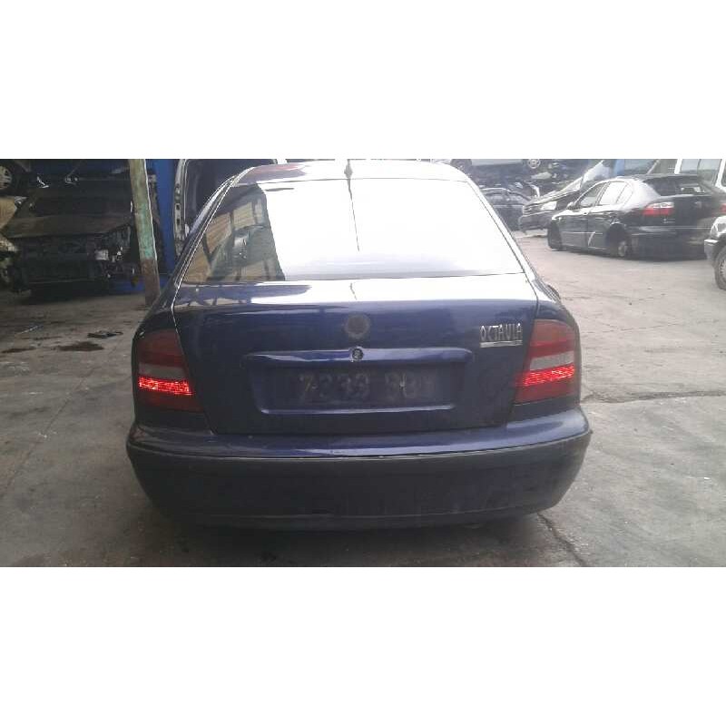 skoda octavia berlina (1u2) del año 2000