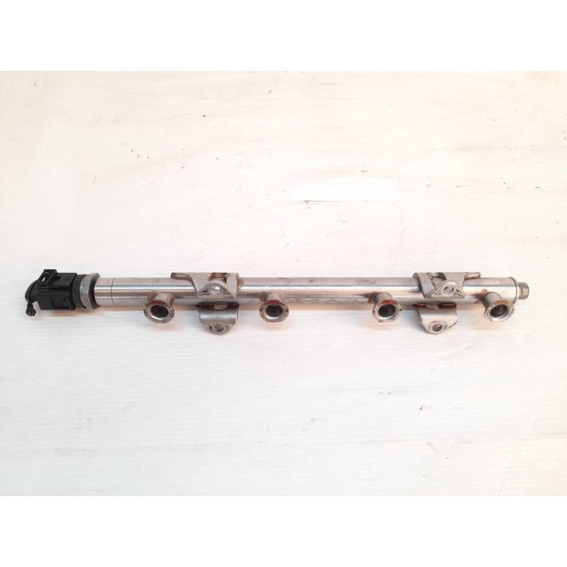 Recambio de rampa inyectora para volkswagen golf vii sportsvan advance bluemotion tech referencia OEM IAM 04E133320D  