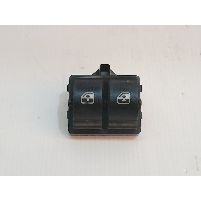 Recambio de mando elevalunas delantero izquierdo para iveco daily furgon fg h3 batalla 4100 35 c ... v referencia OEM IAM JC - Blanco