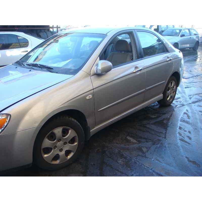 kia cerato del año 2004
