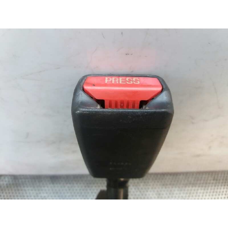 Recambio de enganche cinturon delantero izquierdo para toyota auris 2.0 d-4d cat referencia OEM IAM - Gris 2