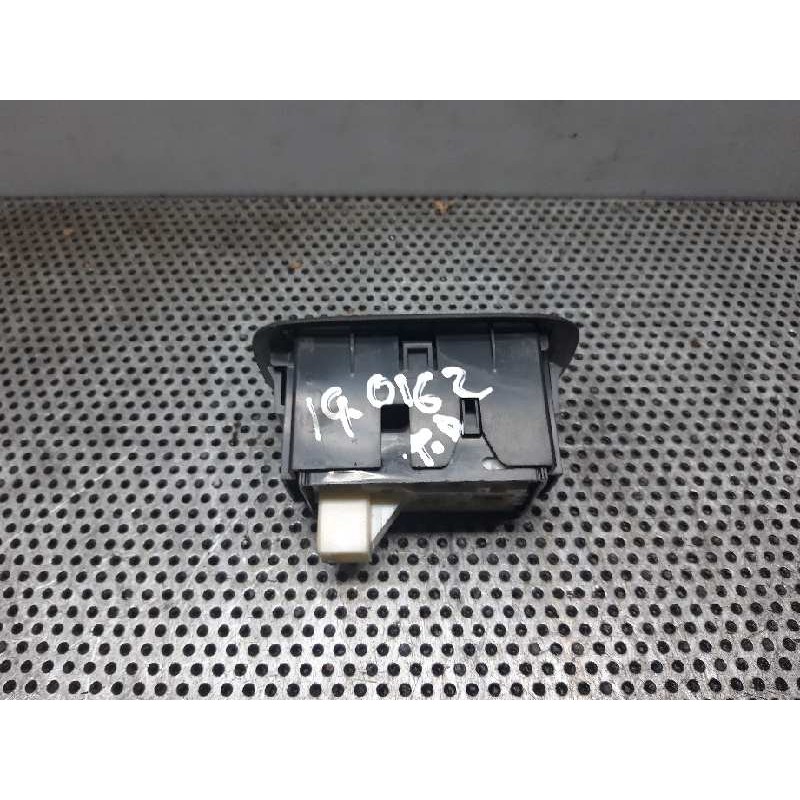 Recambio de mando elevalunas trasero derecho para toyota auris active referencia OEM IAM - Gris 4