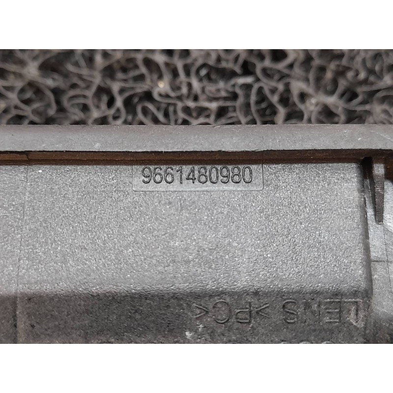 Recambio de piloto matricula para peugeot 3008 active referencia OEM IAM 9661480980 - Negro 3
