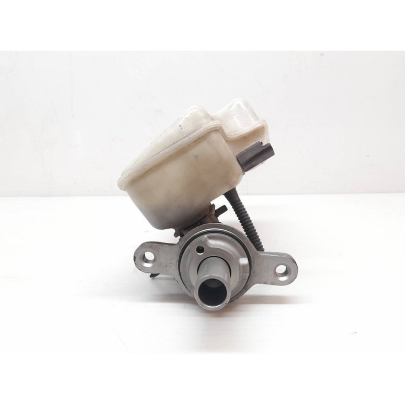 Recambio de bomba freno para citroën c3 attraction referencia OEM IAM 24642  BOSCH - Blanco 2