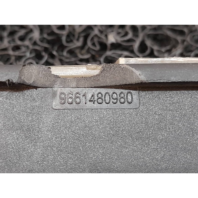 Recambio de piloto matricula para peugeot 3008 active referencia OEM IAM 9661480980 - Negro 3