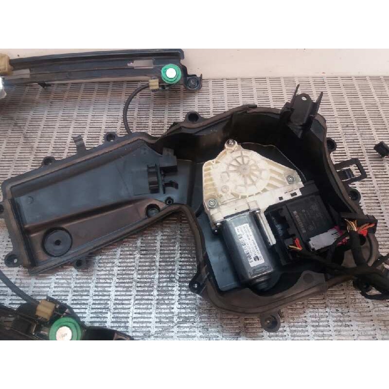 Recambio de elevalunas delantero derecho para seat leon (1p1) reference referencia OEM IAM 1K0959792L 1P0837402D 1T0959702F - Rojo 5