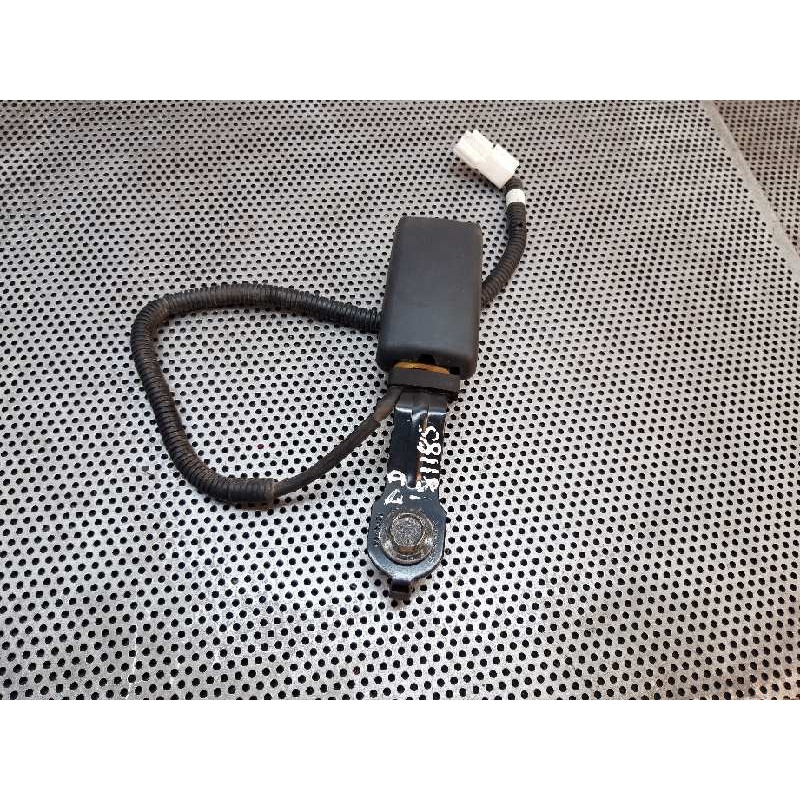 Recambio de enganche cinturon delantero derecho para kia rio concept referencia OEM IAM 888401W000HU H05160354 