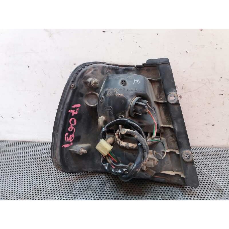 Recambio de piloto trasero derecho para suzuki swift sf berlina (ea) 1.6 glx referencia OEM IAM - Rojo 2