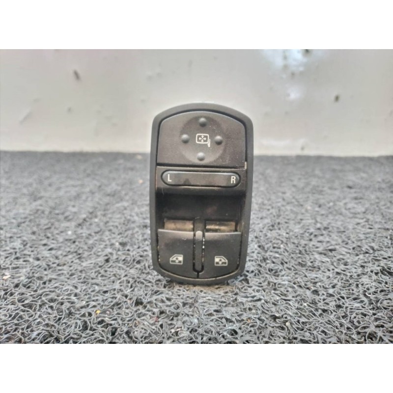 Recambio de mando elevalunas delantero izquierdo para opel corsa e selective referencia OEM IAM 13430017 315625731 