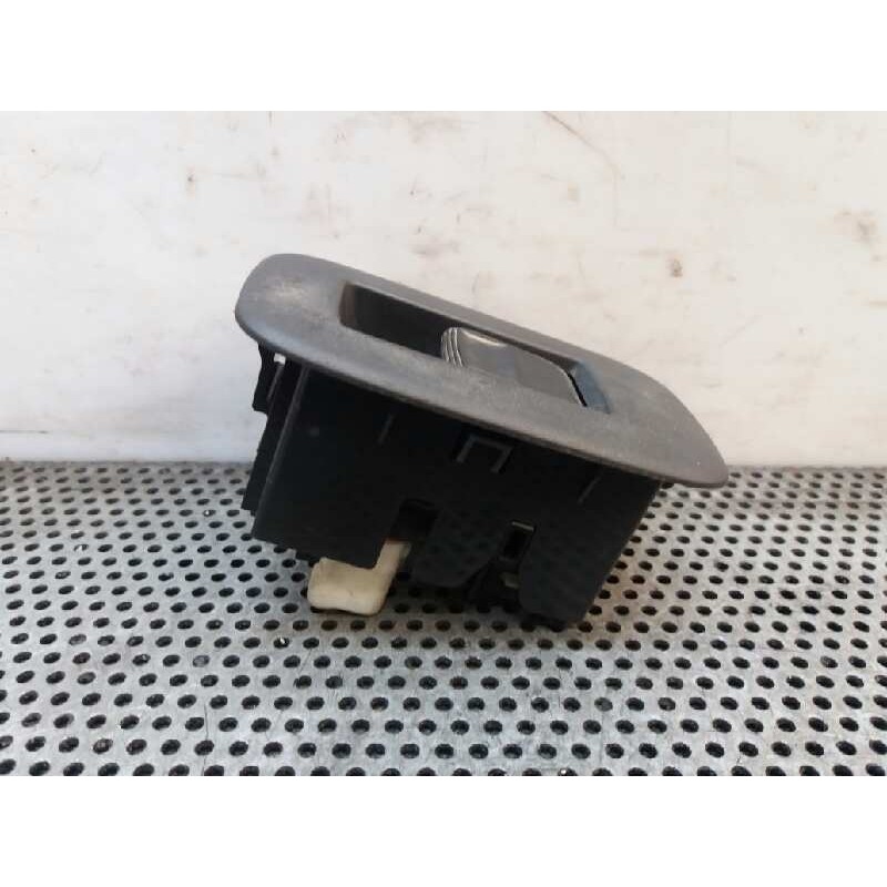 Recambio de mando elevalunas trasero izquierdo para toyota auris 2.0 d-4d cat referencia OEM IAM - Gris 2