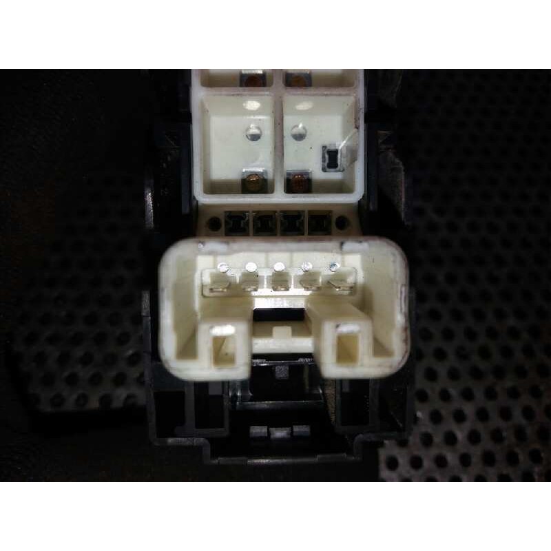 Recambio de mando elevalunas trasero izquierdo para toyota auris 2.0 d-4d cat referencia OEM IAM - Gris 3