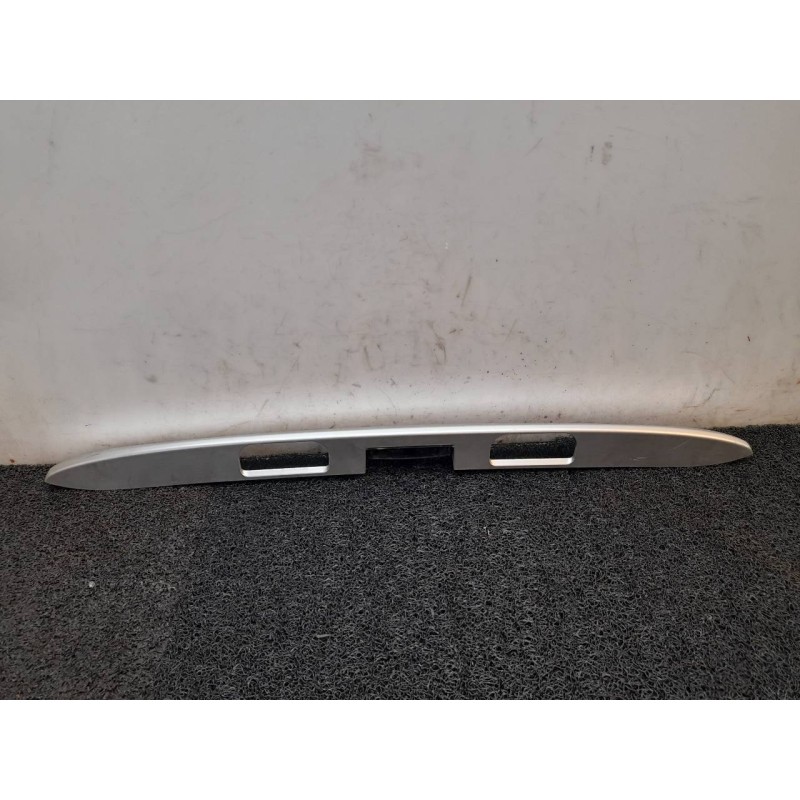 Recambio de molduras traseras para peugeot 307 break/sw (s2) sw pack + referencia OEM IAM 3
