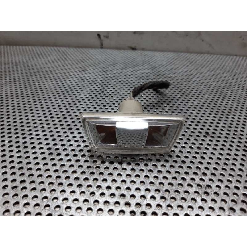 Recambio de piloto lateral derecho para opel insignia berlina cosmo referencia OEM IAM   