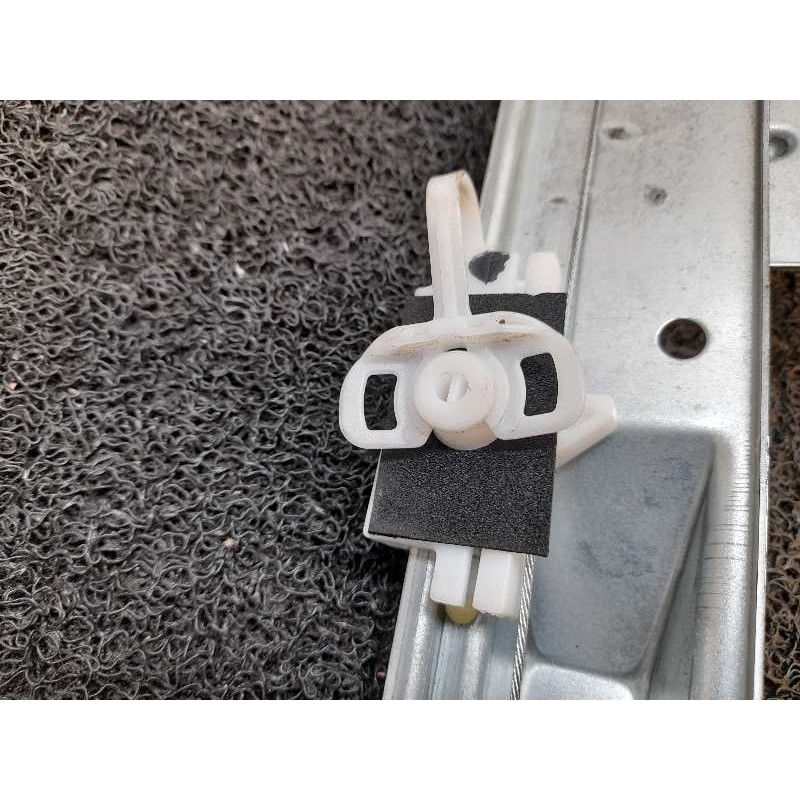 Recambio de elevalunas trasero izquierdo para opel corsa e selective referencia OEM IAM 013188503LH - Blanco 2