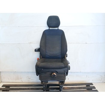 ASIENTO DELANTERO IZQUIERDO 
