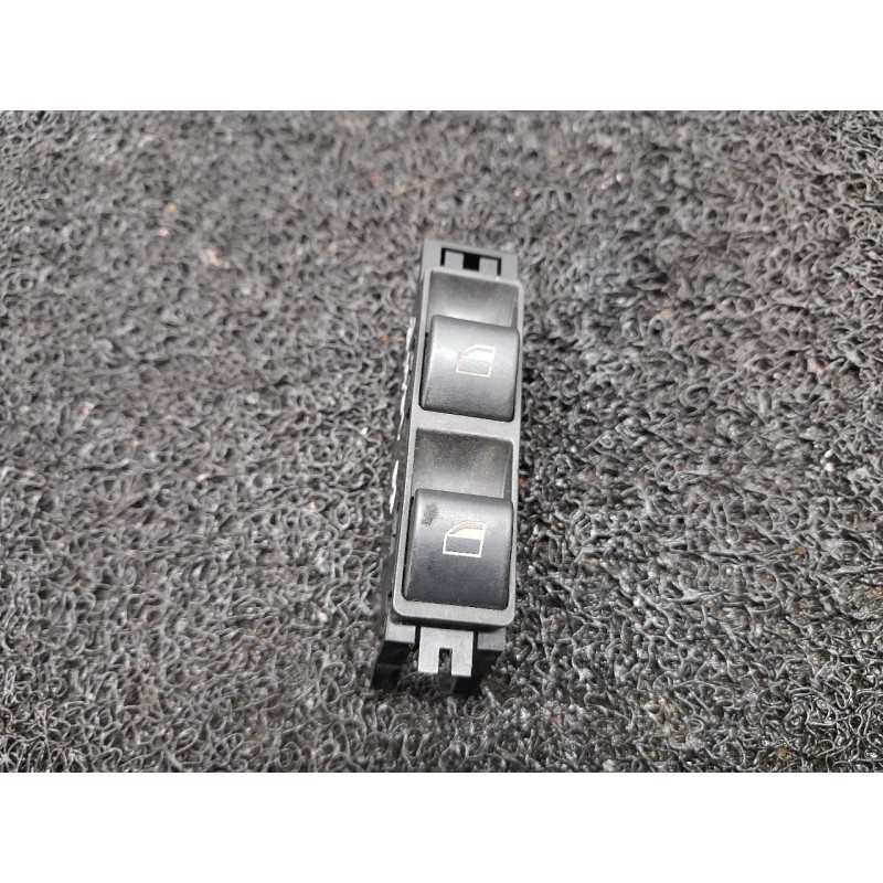 Recambio de mando elevalunas delantero derecho para bmw serie 3 berlina (e46) 320d referencia OEM IAM 61318381514 03120220 