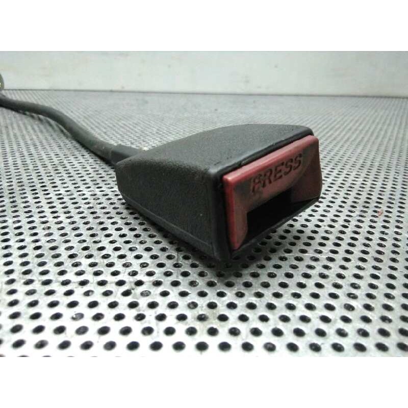 Recambio de enganche cinturon delantero derecho para mercedes-benz mb 180 2.4d referencia OEM IAM - Blanco 2