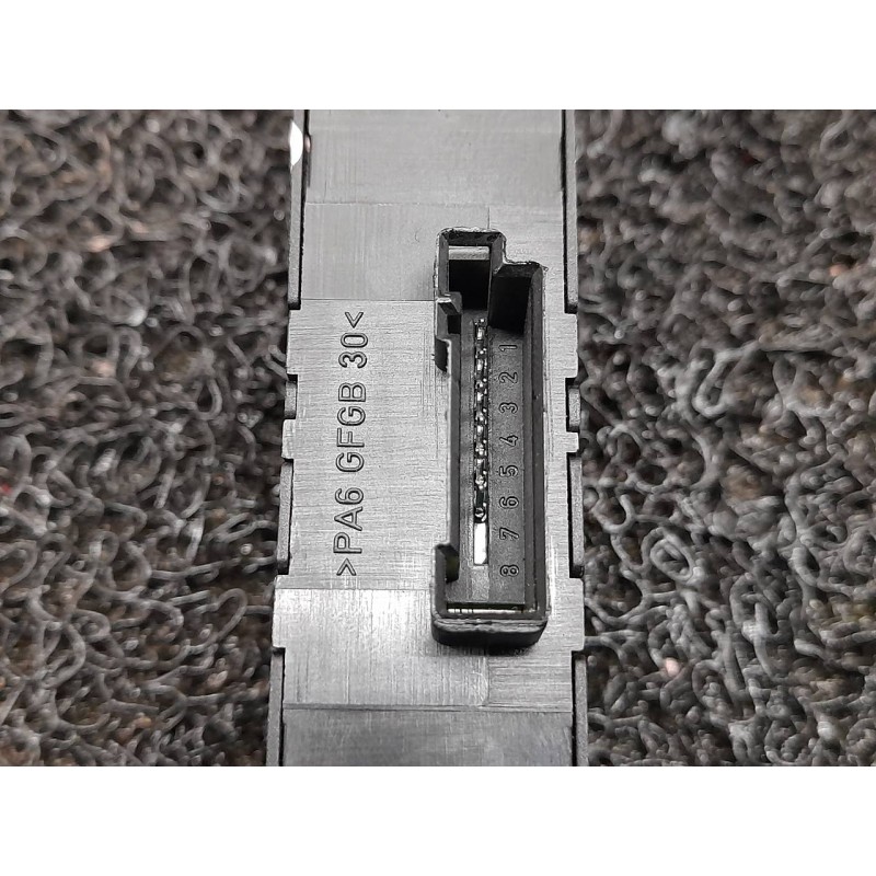 Recambio de mando elevalunas delantero derecho para bmw serie 3 berlina (e46) 320d referencia OEM IAM 61318381514 03120220 2