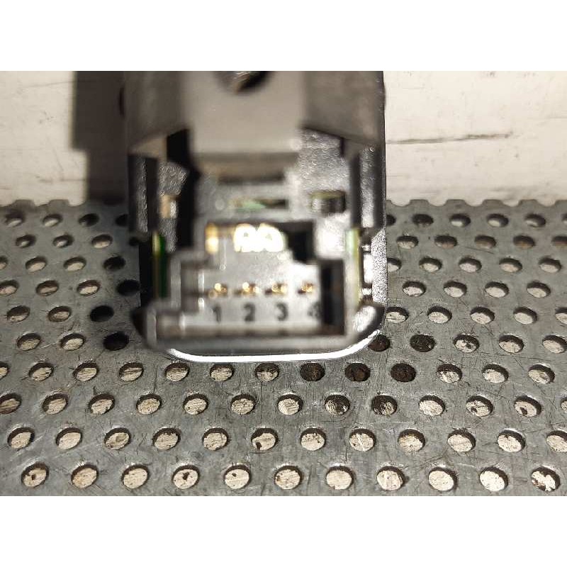 Recambio de mando elevalunas trasero derecho para mercedes-benz clase gla (w156) gla 180 (156.942) referencia OEM IAM A204905810 - Blanco 4