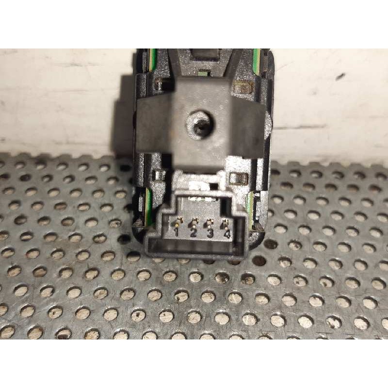 Recambio de mando elevalunas trasero izquierdo para mercedes-benz clase gla (w156) gla 180 (156.942) referencia OEM IAM A2049058 - Blanco 4
