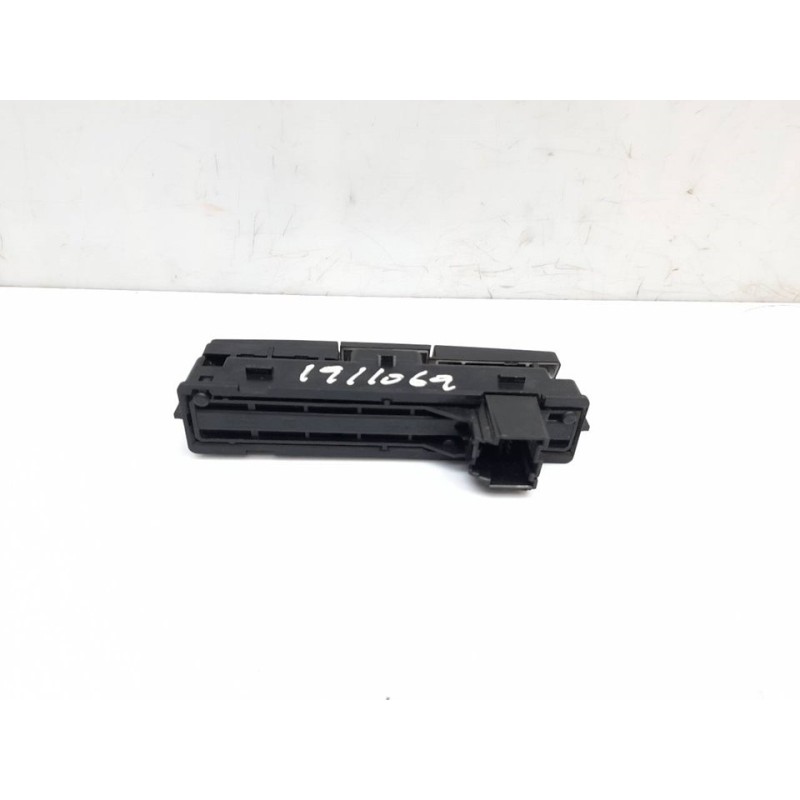 Recambio de warning para opel insignia berlina cosmo referencia OEM IAM - Negro 2