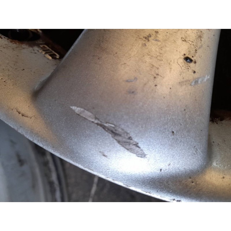 Recambio de llanta para peugeot 807 st pack referencia OEM IAM 7JX16 CH527 11085 2