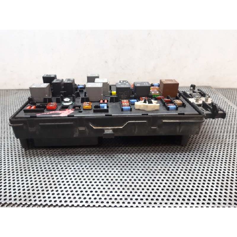 Recambio de caja reles / fusibles para opel insignia berlina cosmo referencia OEM IAM 13222782 13255300 - Negro 4