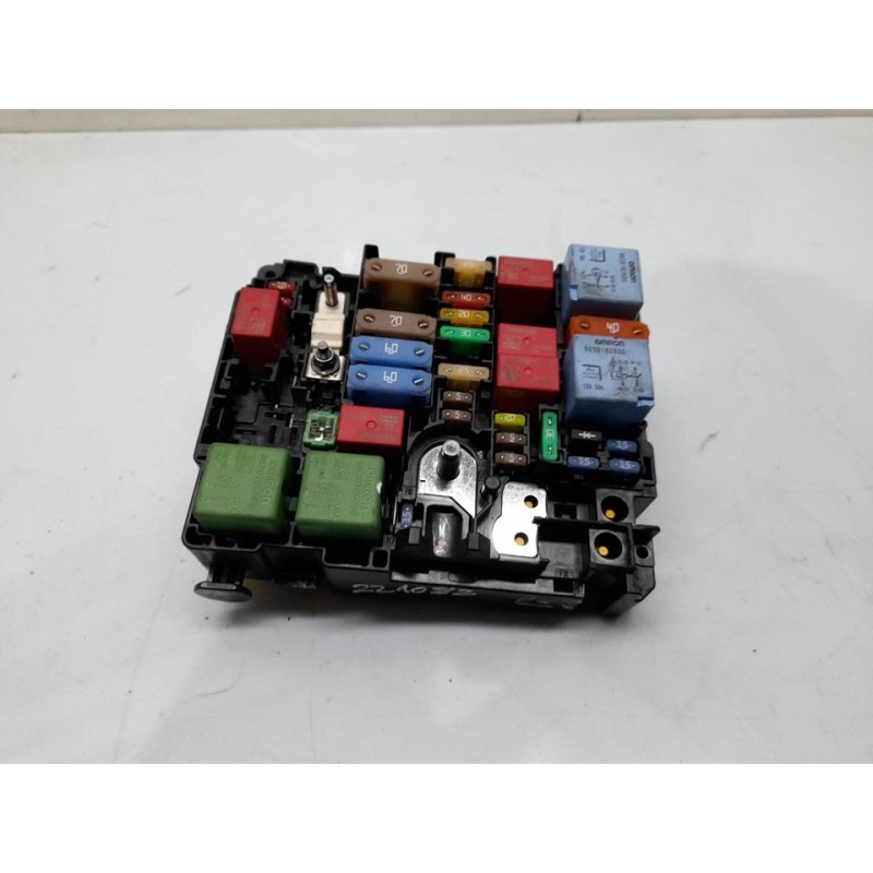 Recambio de caja reles / fusibles para citroën c-elysée shine referencia OEM IAM 9804848480  