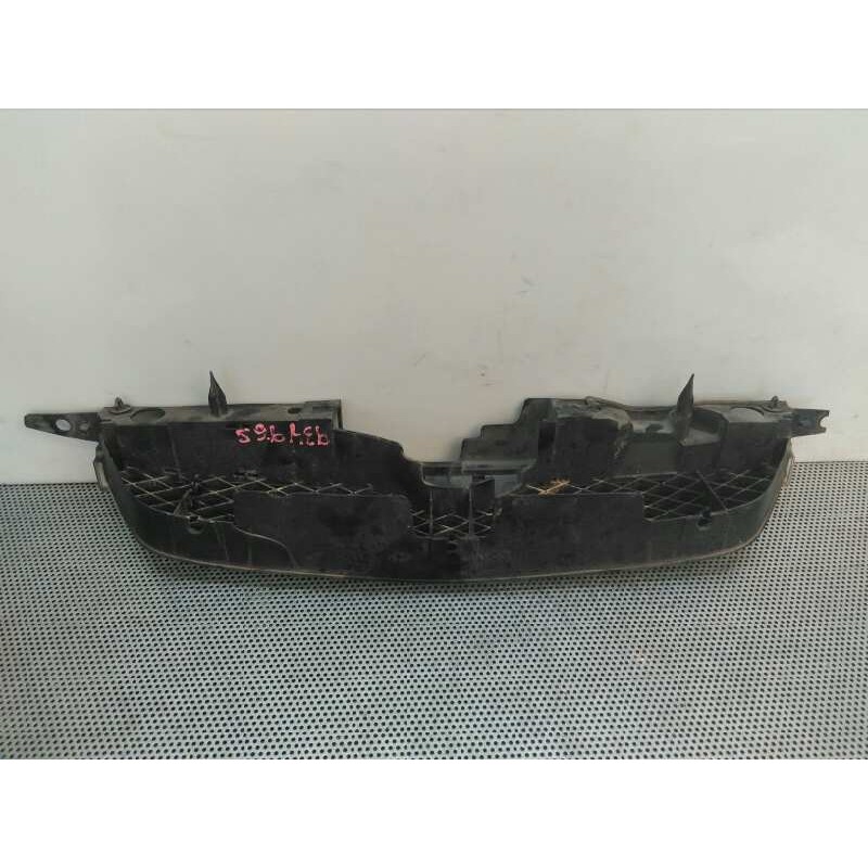 Recambio de rejilla delantera para mazda 323 berlina f/s (bj) 2.0 turbodiesel referencia OEM IAM - Azul 3