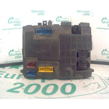 CAJA RELES / FUSIBLES 
