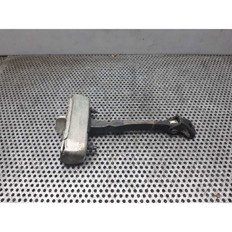 Recambio de retenedor puerta trasera derecha para toyota auris active referencia OEM IAM - Gris 2