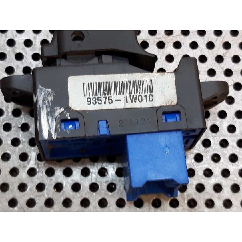 Recambio de mando elevalunas delantero derecho para kia rio concept referencia OEM IAM 935751W010 - Blanco 2