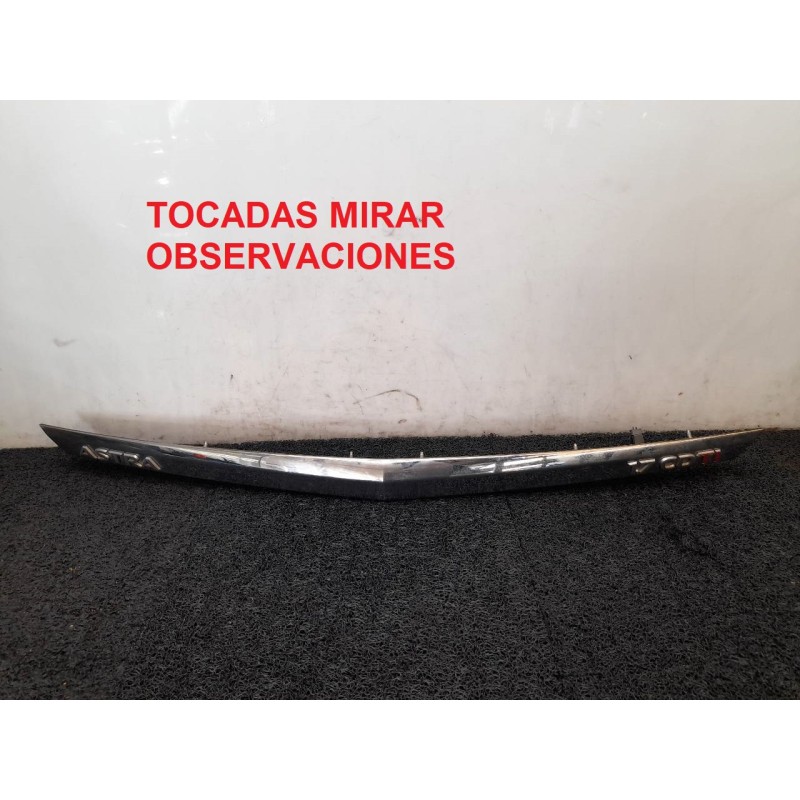 Recambio de molduras traseras para opel astra h berlina cosmo referencia OEM IAM   