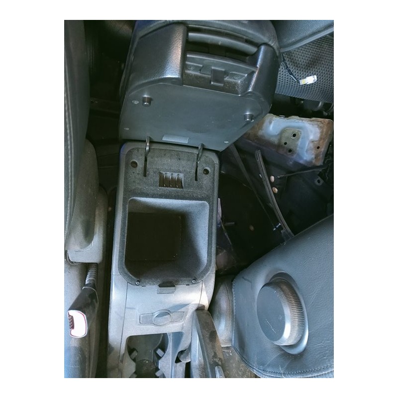 Recambio de apoyabrazos central para chevrolet captiva 2.0 vcdi ltx referencia OEM IAM   