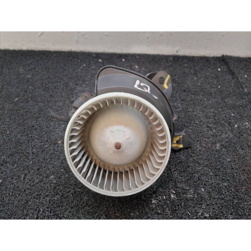 Recambio de motor calefaccion para opel corsa e selective referencia OEM IAM 13335075  