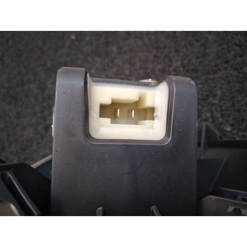 Recambio de motor calefaccion para opel corsa e selective referencia OEM IAM 13335075 - Blanco 3
