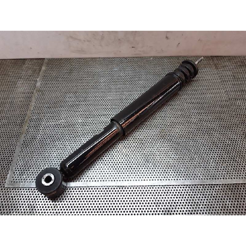 Recambio de amortiguador trasero derecho para renault twingo 1.2 referencia OEM IAM 8200368122  