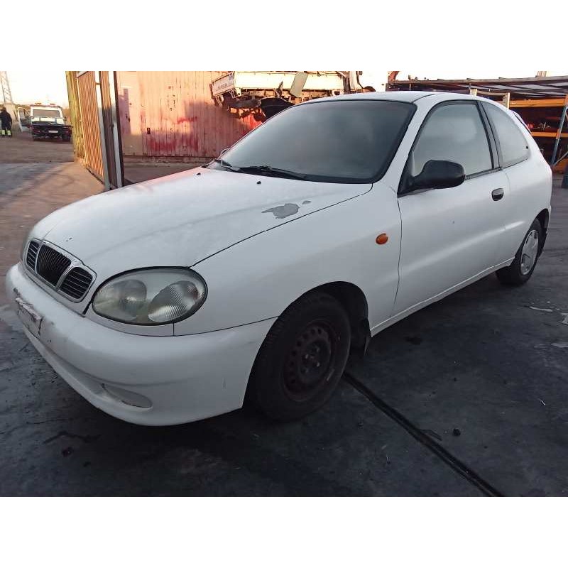 daewoo lanos del año 2000