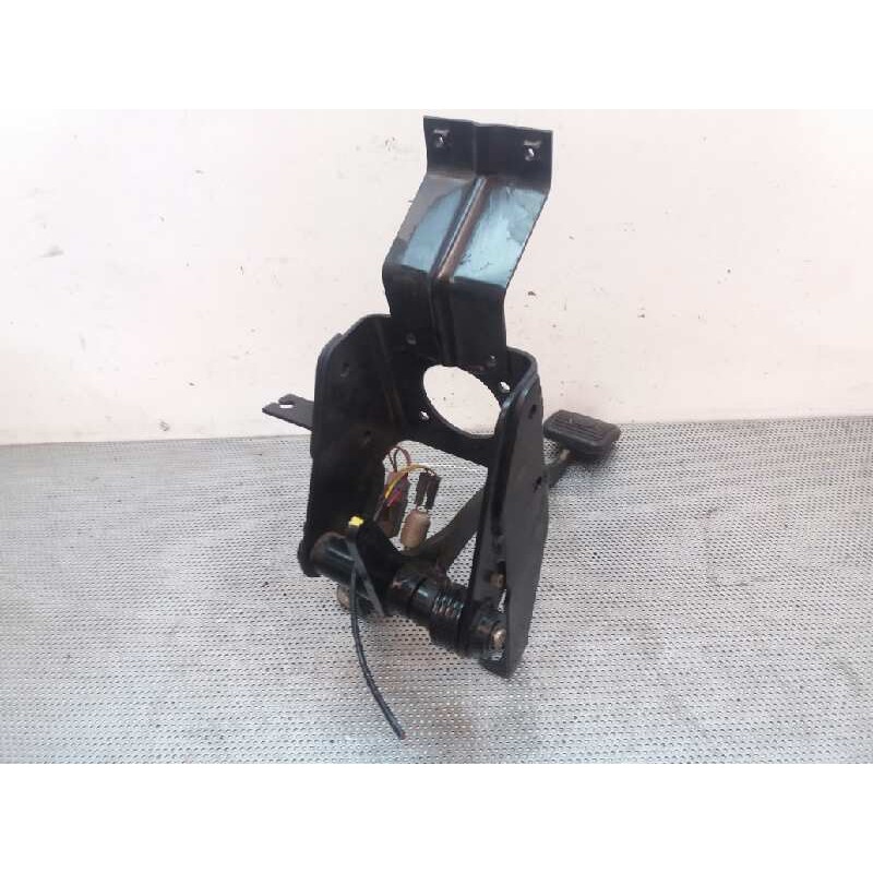 Recambio de pedal freno para nissan atleon 110 referencia OEM IAM - Blanco 2