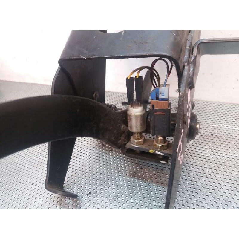 Recambio de pedal freno para nissan atleon 110 referencia OEM IAM - Blanco 3
