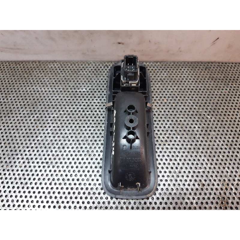Recambio de mando elevalunas delantero derecho para renault twingo 1.2 referencia OEM IAM - Negro 2