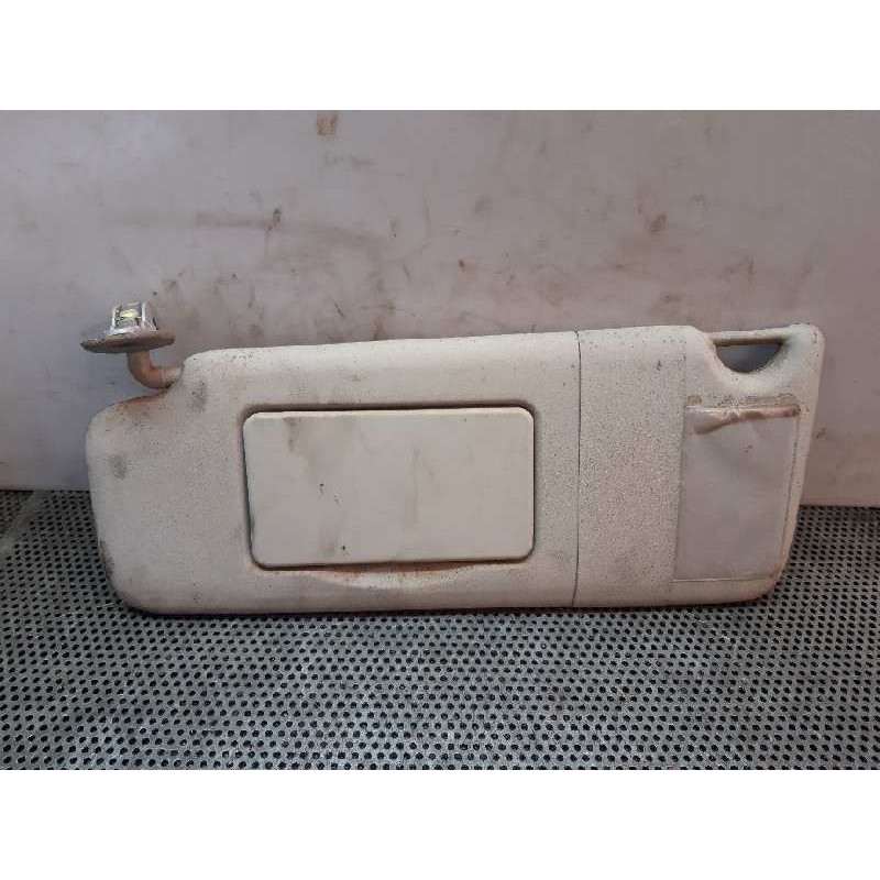 Recambio de parasol izquierdo para renault twingo 1.2 referencia OEM IAM 7700849117  