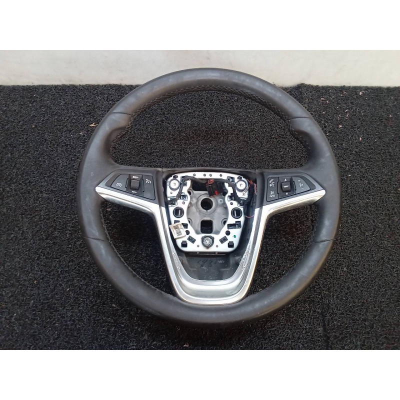 Recambio de volante para opel insignia berlina cosmo referencia OEM IAM 13316547  